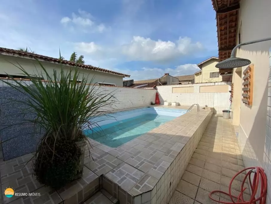 CASA COM PISCINA-3 QUARTOS-PRAIA GRANDE - SP-CANTO DO FORTE